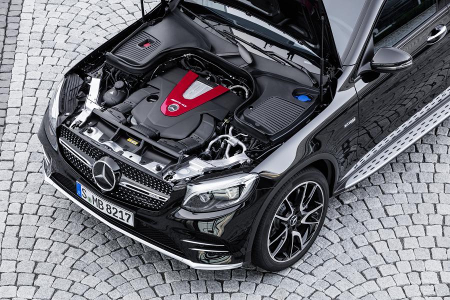 Моторный отсек Mercedes-AMG GLC43 4Matic Coupe 2016 года  (WW) (фото 41 из 46)